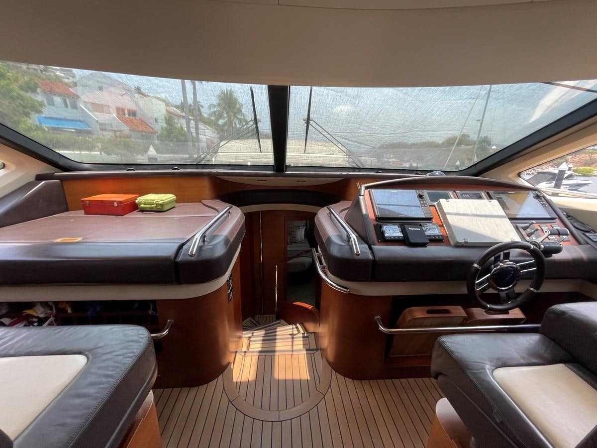 inside of a car aboard 2008 AZIMUT 75 FLY @ IXTAPA ZIHUATANEJO Yacht for Sale