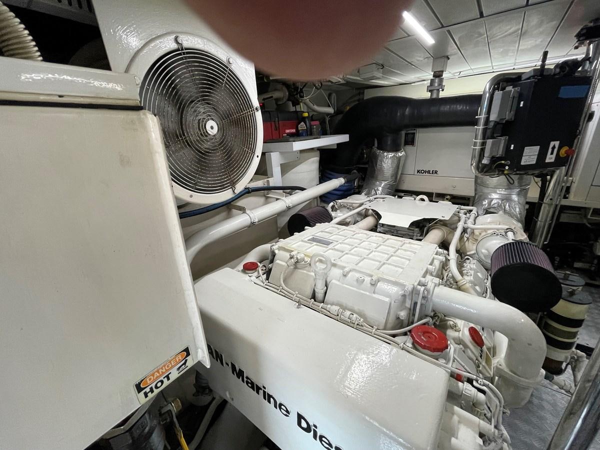 a machine with many wires aboard 2008 AZIMUT 75 FLY @ IXTAPA ZIHUATANEJO Yacht for Sale