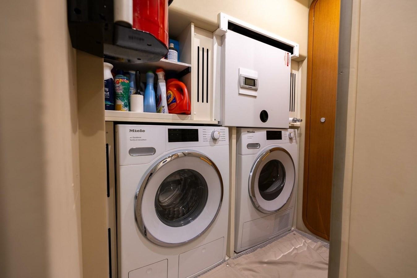 a washer and dryer in a room aboard ALTURA 840 Yacht for Sale