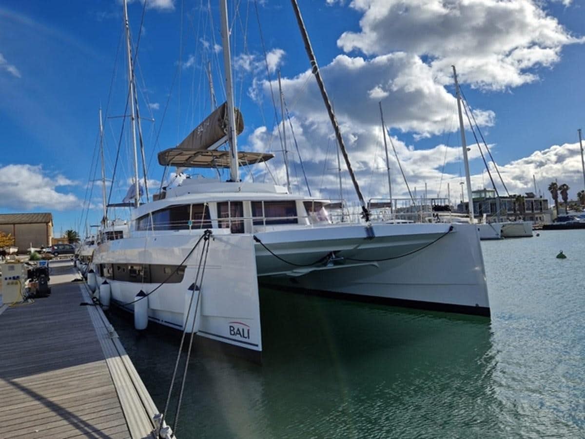 Bali 5.4
Yacht for Sale