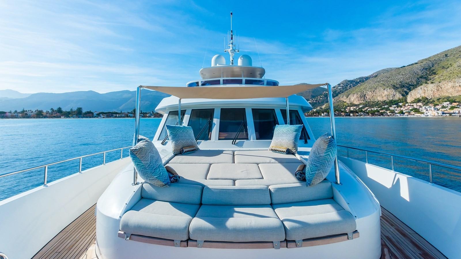 a boat on the water aboard HEERLIJCKHEID Yacht for Sale