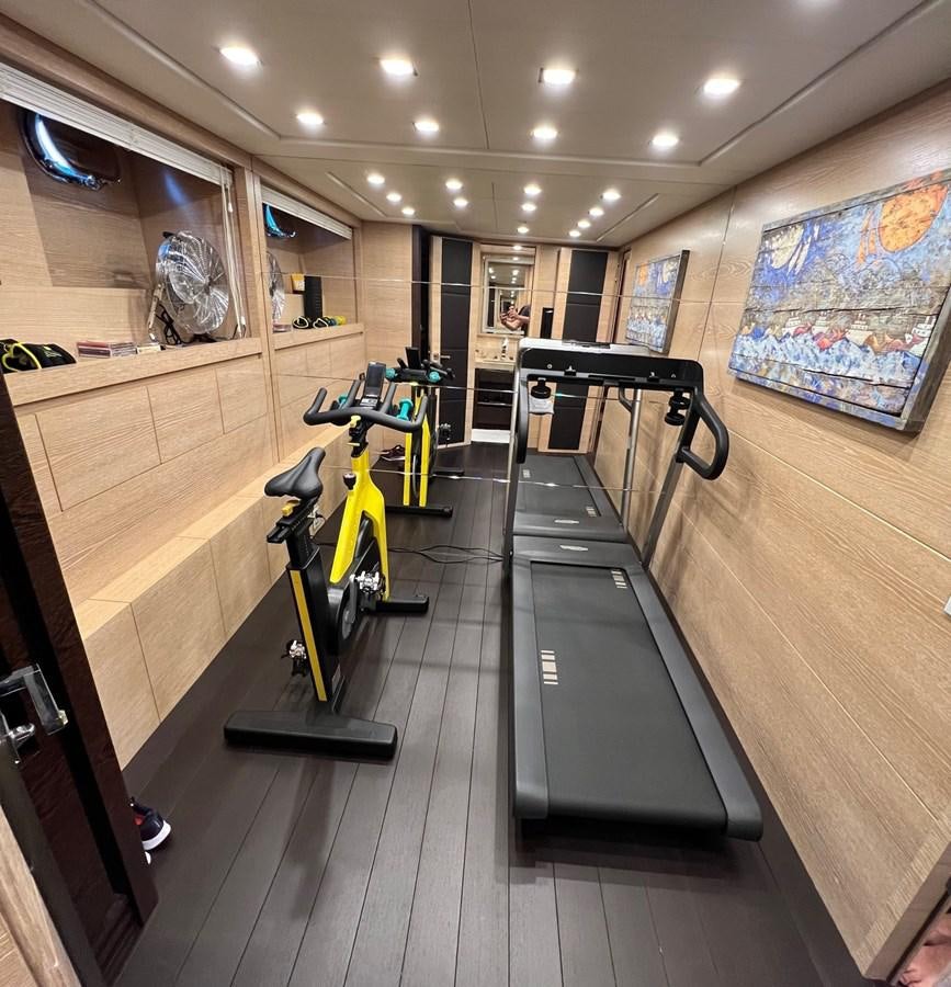 a room with a set of equipment aboard MANGUSTA MAXIOPEN 94#2 - MISS BUBBLES - CAREFULLY USED Yacht for Sale