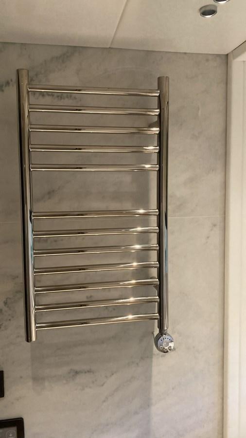 a metal rack with a metal frame aboard SUNSEEKER 75 SPORT YACHT Yacht for Sale