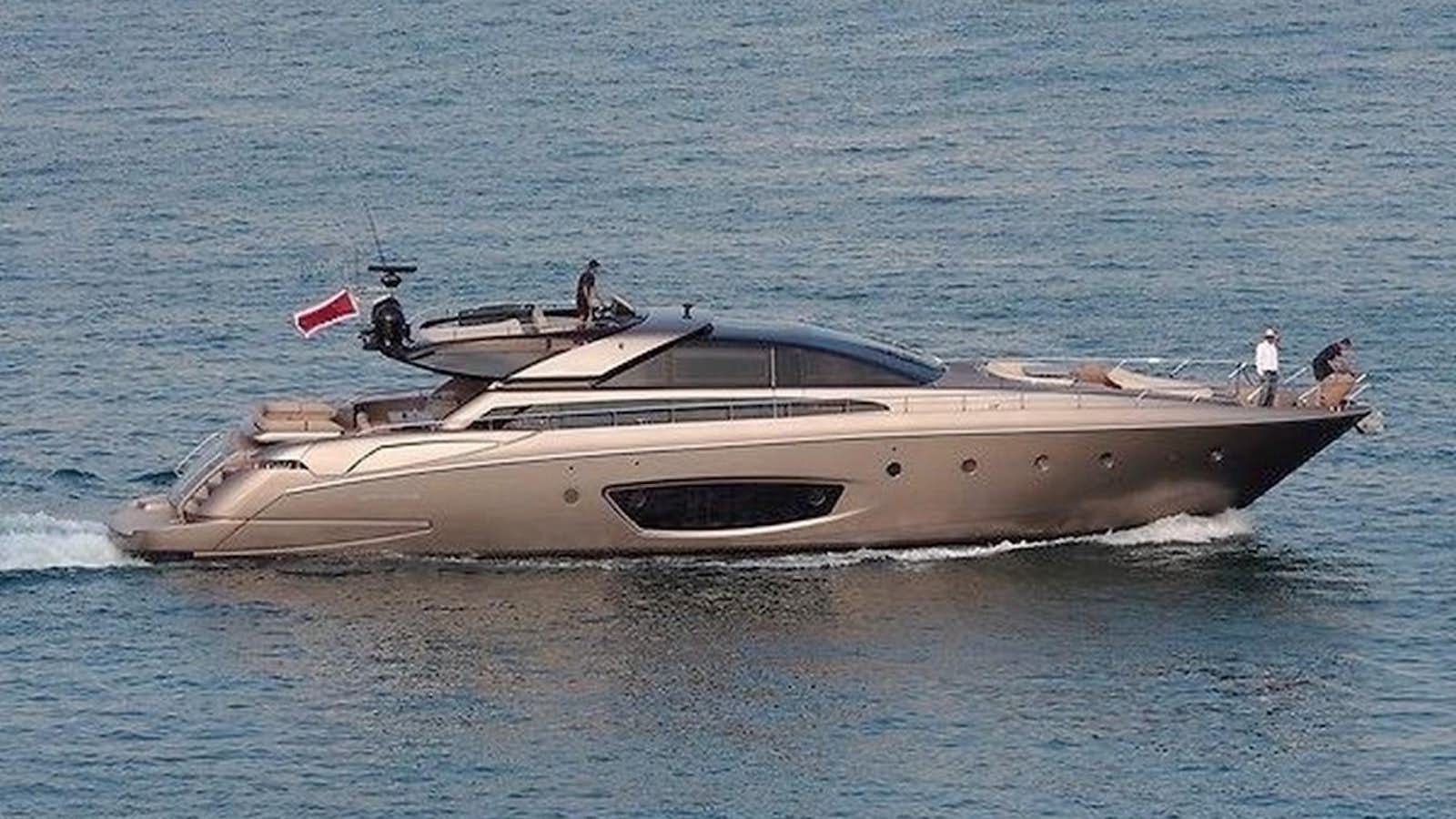 a boat on the water aboard RIVA 86 DOMINO Yacht for Sale