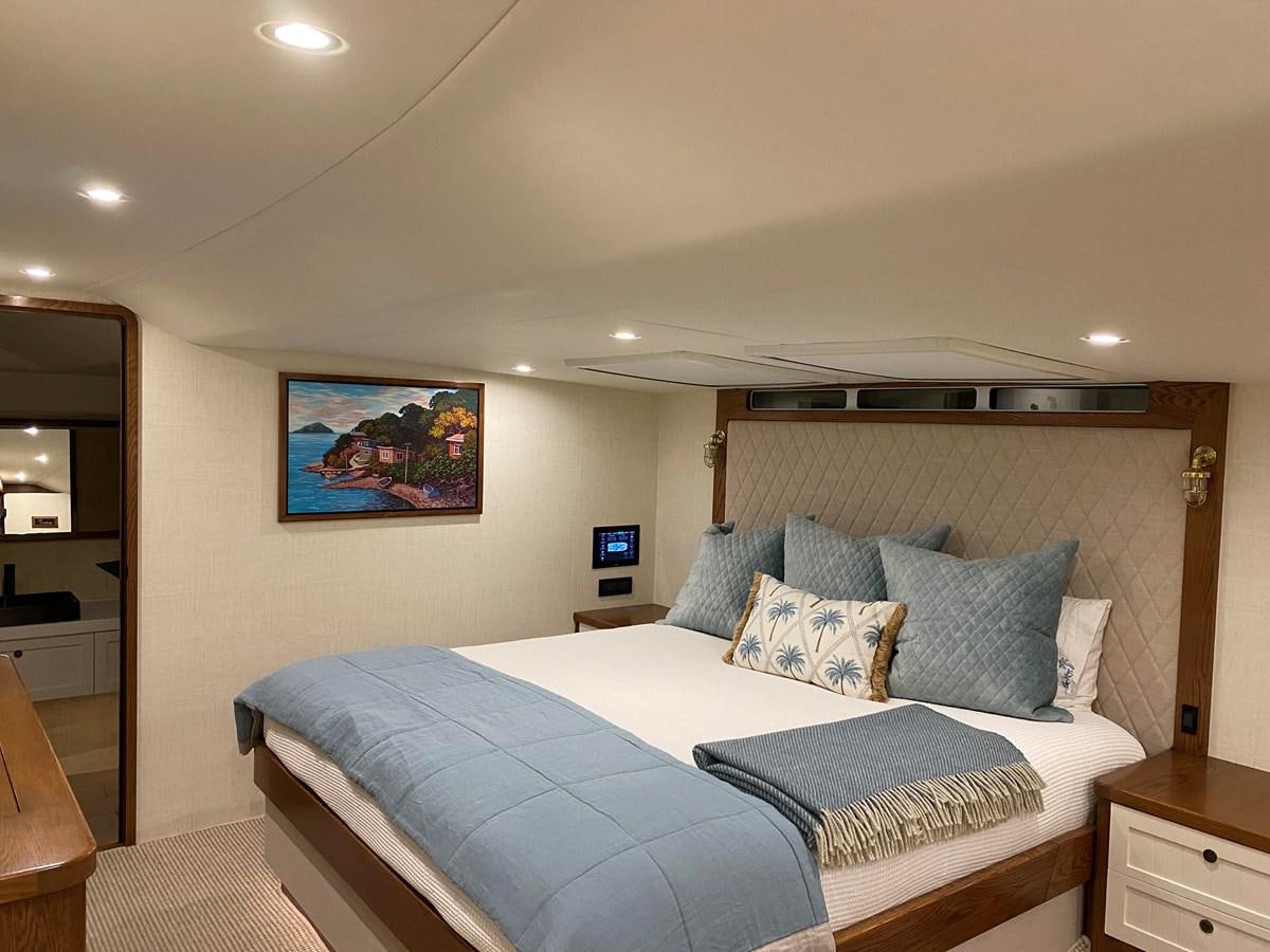 a bed in a hotel room aboard THE KEYS Yacht for Sale