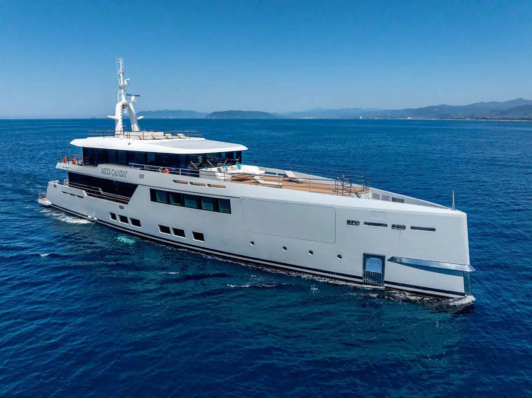 2022 MISS CANDY — 45m Versilcraft Motor Yacht