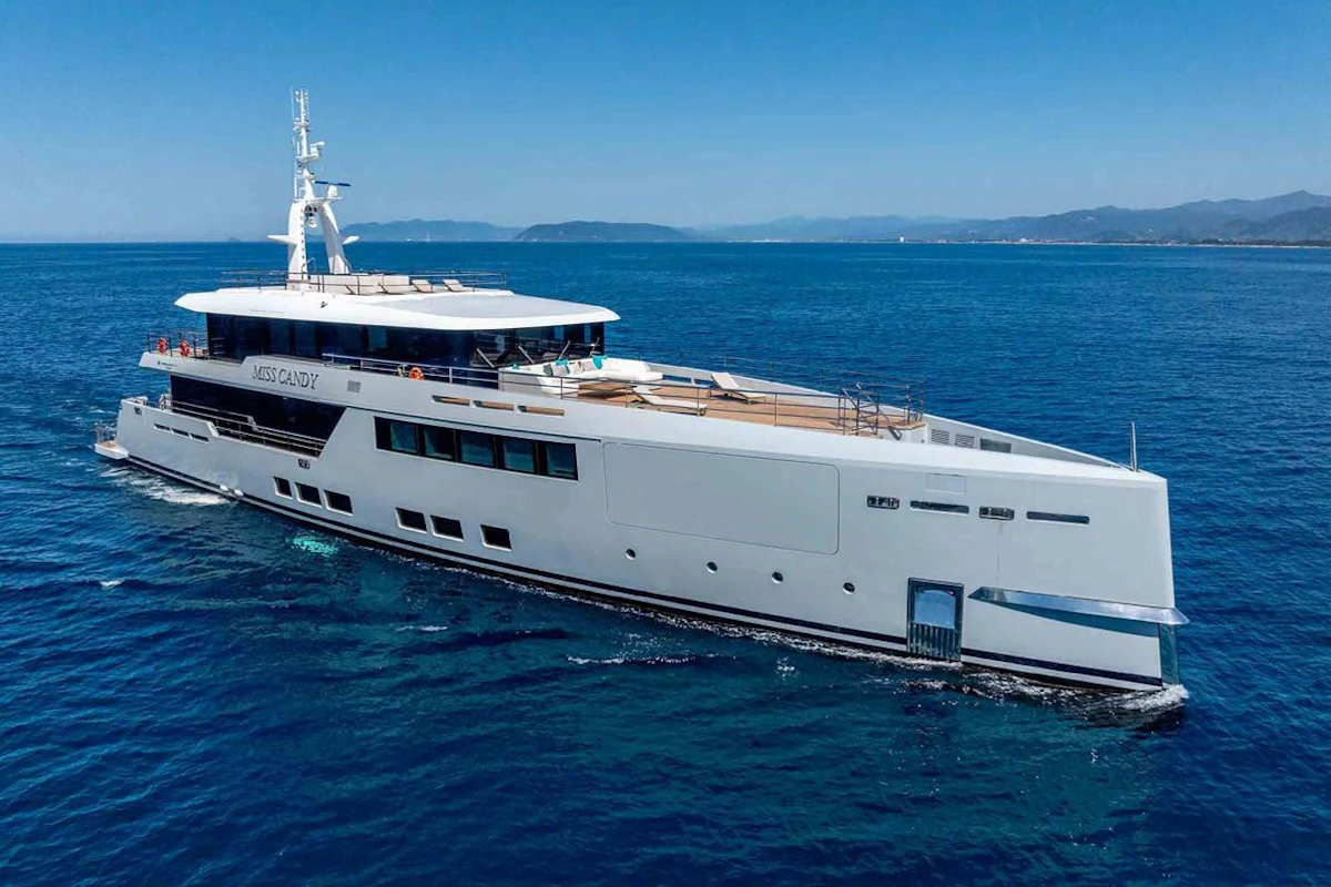 2022 MISS CANDY — 45m Versilcraft Motor Yacht
