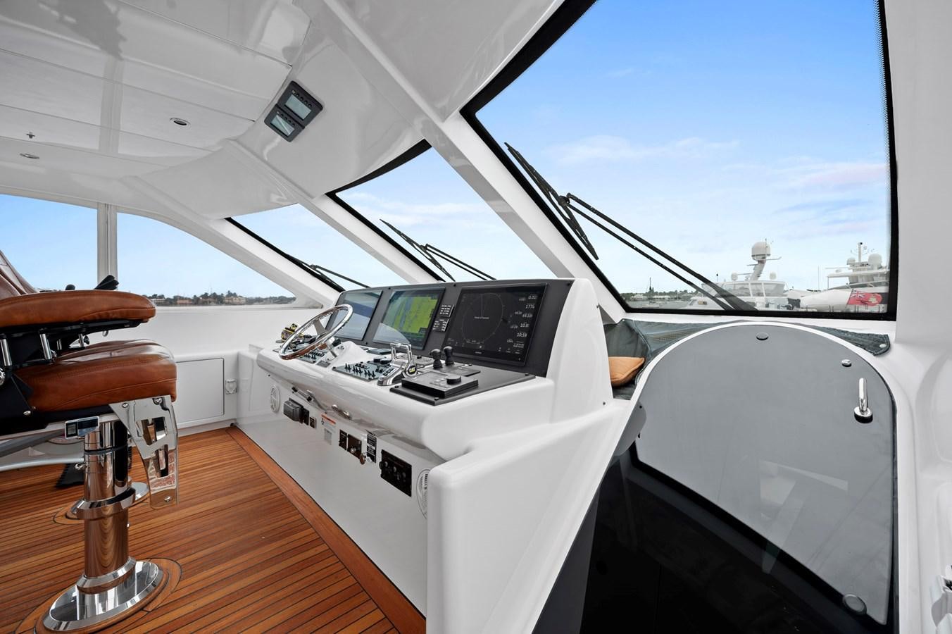 inside of a boat aboard ENDLESS SUMMER Yacht for Sale
