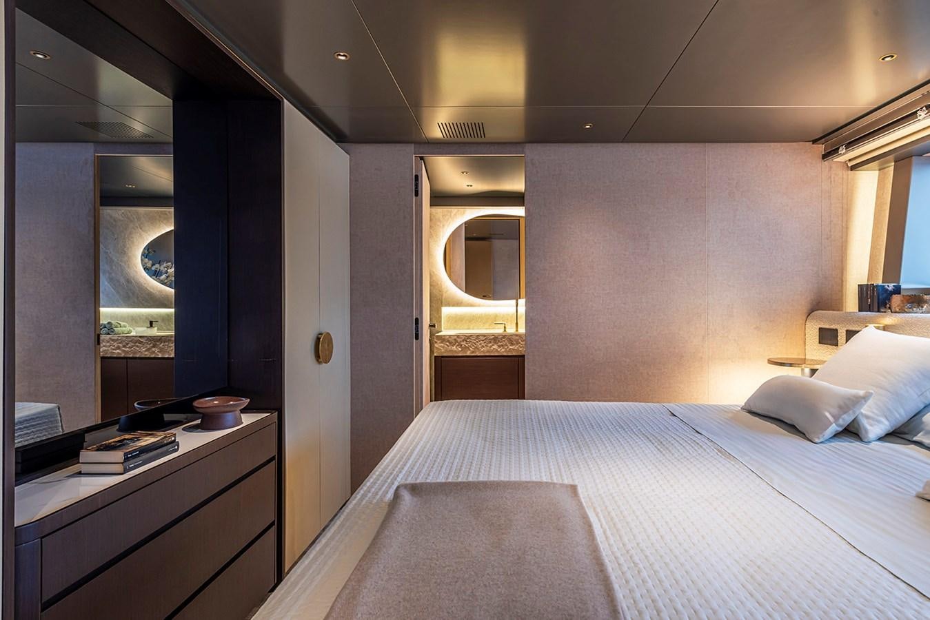 a hotel room with a bed aboard ARCADIA 96 Yacht for Sale