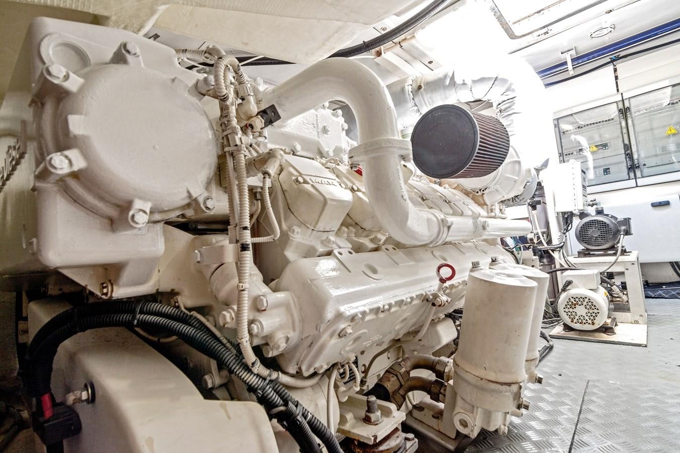 a large white machine aboard BLIND SQUIRREL Yacht for Sale