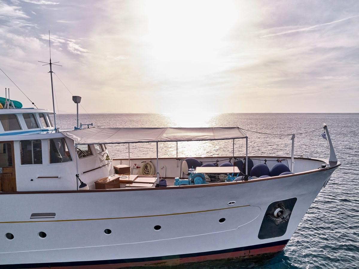 a boat in the water aboard MIDNIGHT SUN Yacht for Sale