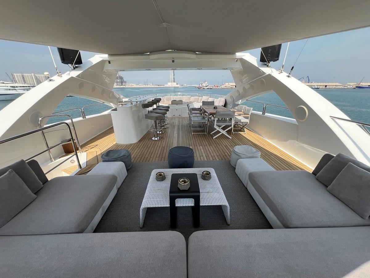 a living room with a large boat aboard 2007 SUNSEEKER 37M Yacht for Sale