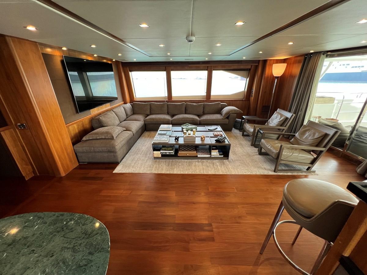 a living room with a wood floor aboard 2007 SUNSEEKER 37M Yacht for Sale