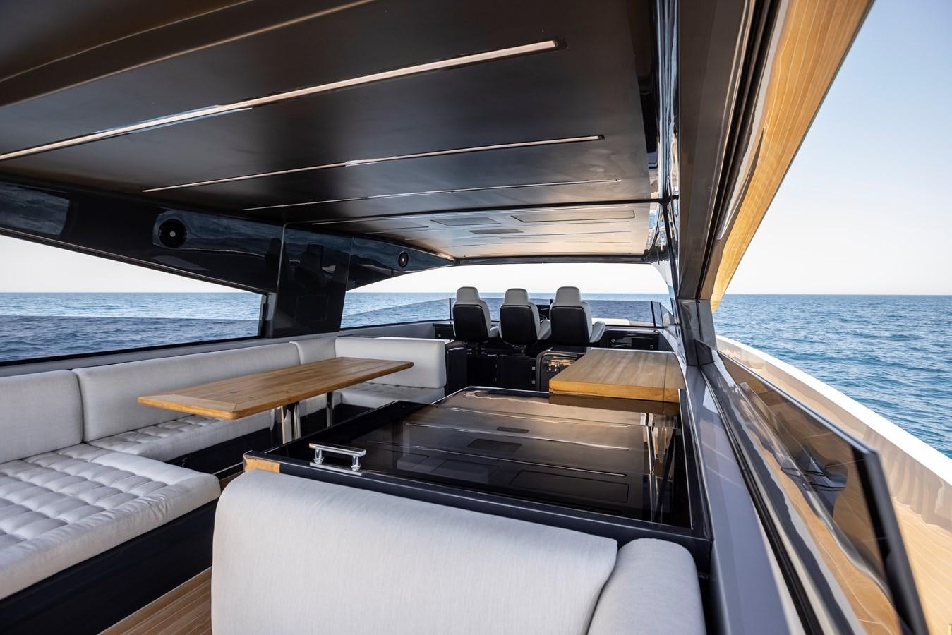 inside of a boat aboard S07 SPIDER Yacht for Sale