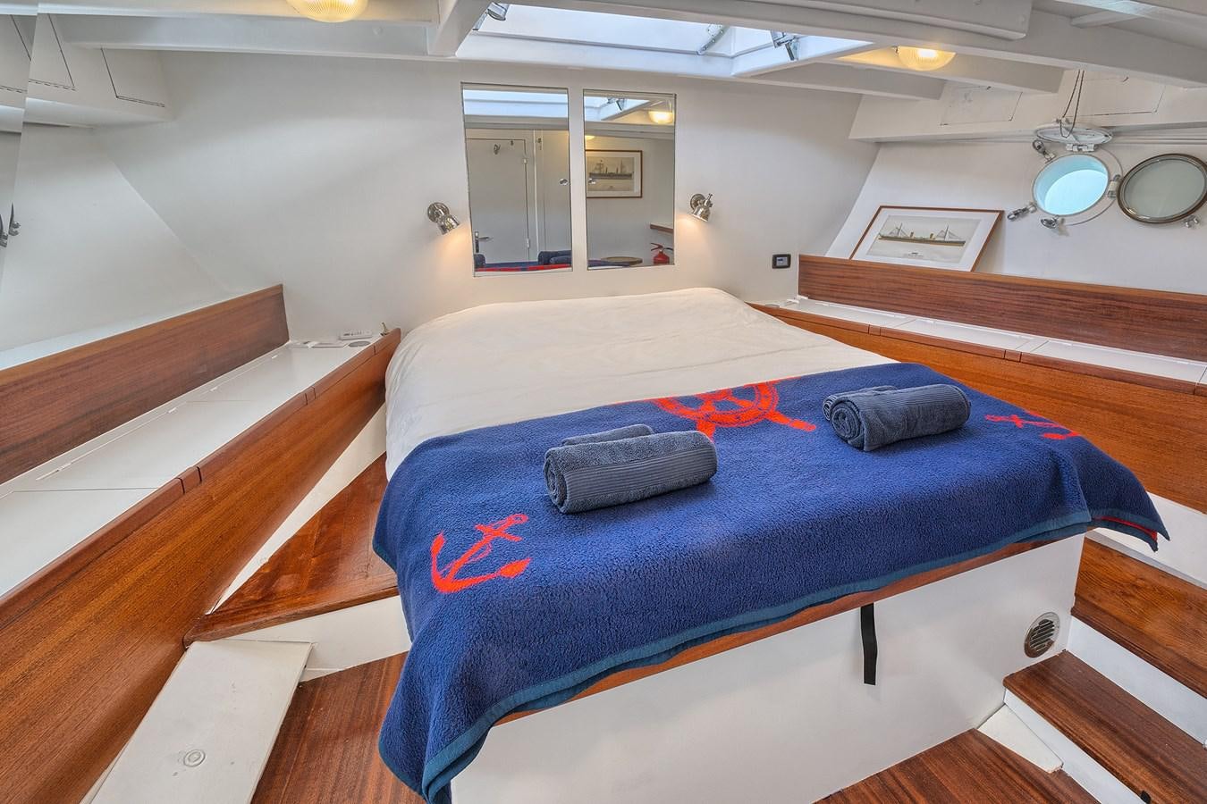 a bed in a room aboard PHILMARBE - ORTIGOZA COFADIC Yacht for Sale