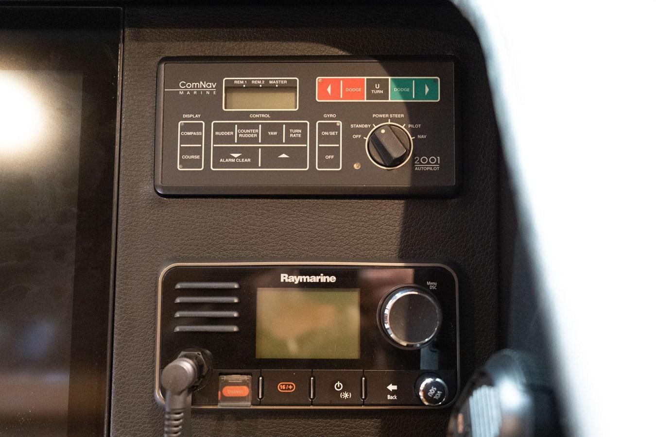 graphical user interface aboard 1996 ADMIRAL MARINE 71 Yacht for Sale