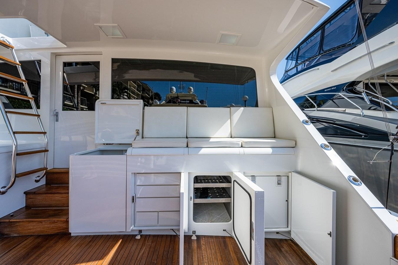 a room with a large white machine aboard DON TEO Yacht for Sale