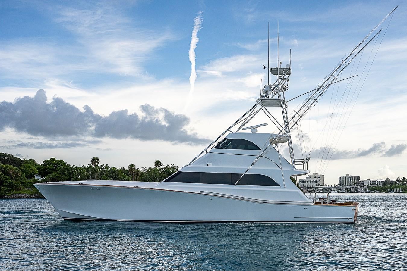 a white yacht on the water aboard DON TEO Yacht for Sale