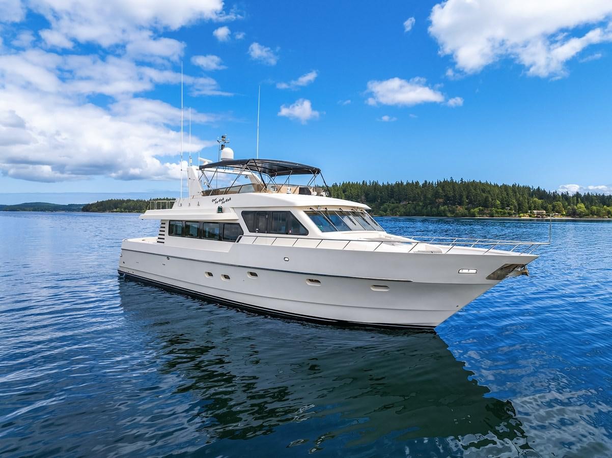 a white boat in the water aboard QUE SA-RAH SA-RAH Yacht for Sale