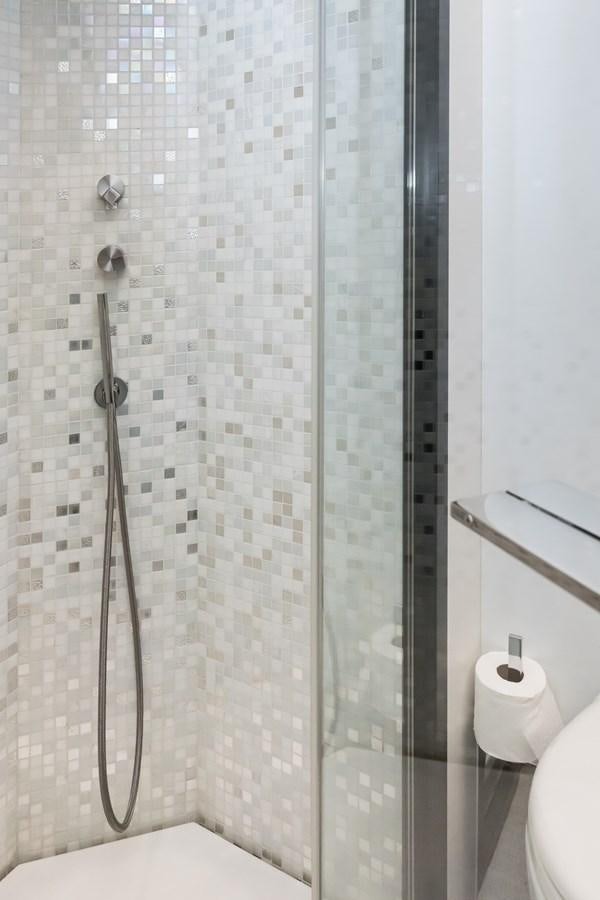 a shower with a shower head aboard QUEEN B SPORT Yacht for Sale