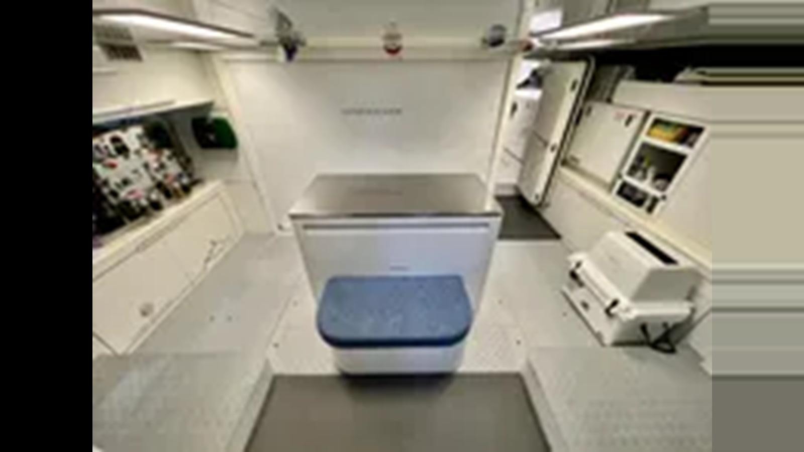 a room with a printer and a printer aboard 2017 CANTIERE DELLE MARCHE DARWIN/ATLAS Yacht for Sale