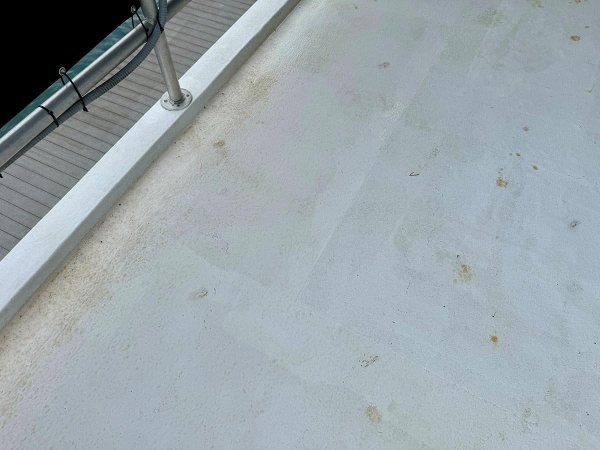 a close-up of a white surface aboard 2012 MAJESTIC 16 X 75WB HOUSEBOAT NLSD Yacht for Sale