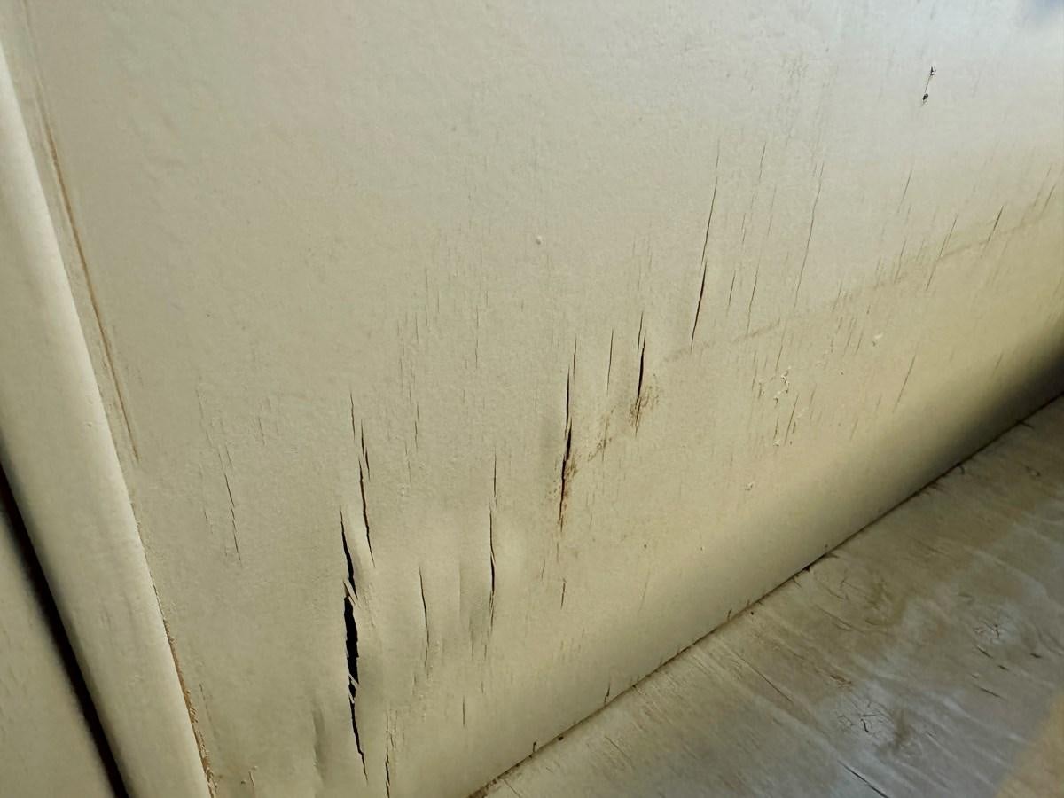 a close up of a wall aboard 2012 MAJESTIC 16 X 75WB HOUSEBOAT NLSD Yacht for Sale