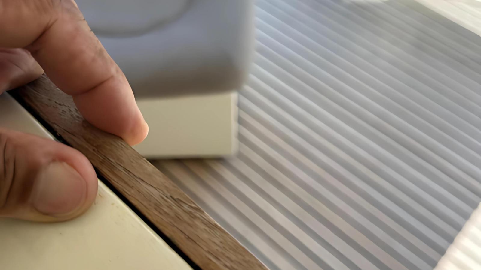 a person's hand holding a piece of paper aboard 1998 FERRETTI 80FT Yacht for Sale