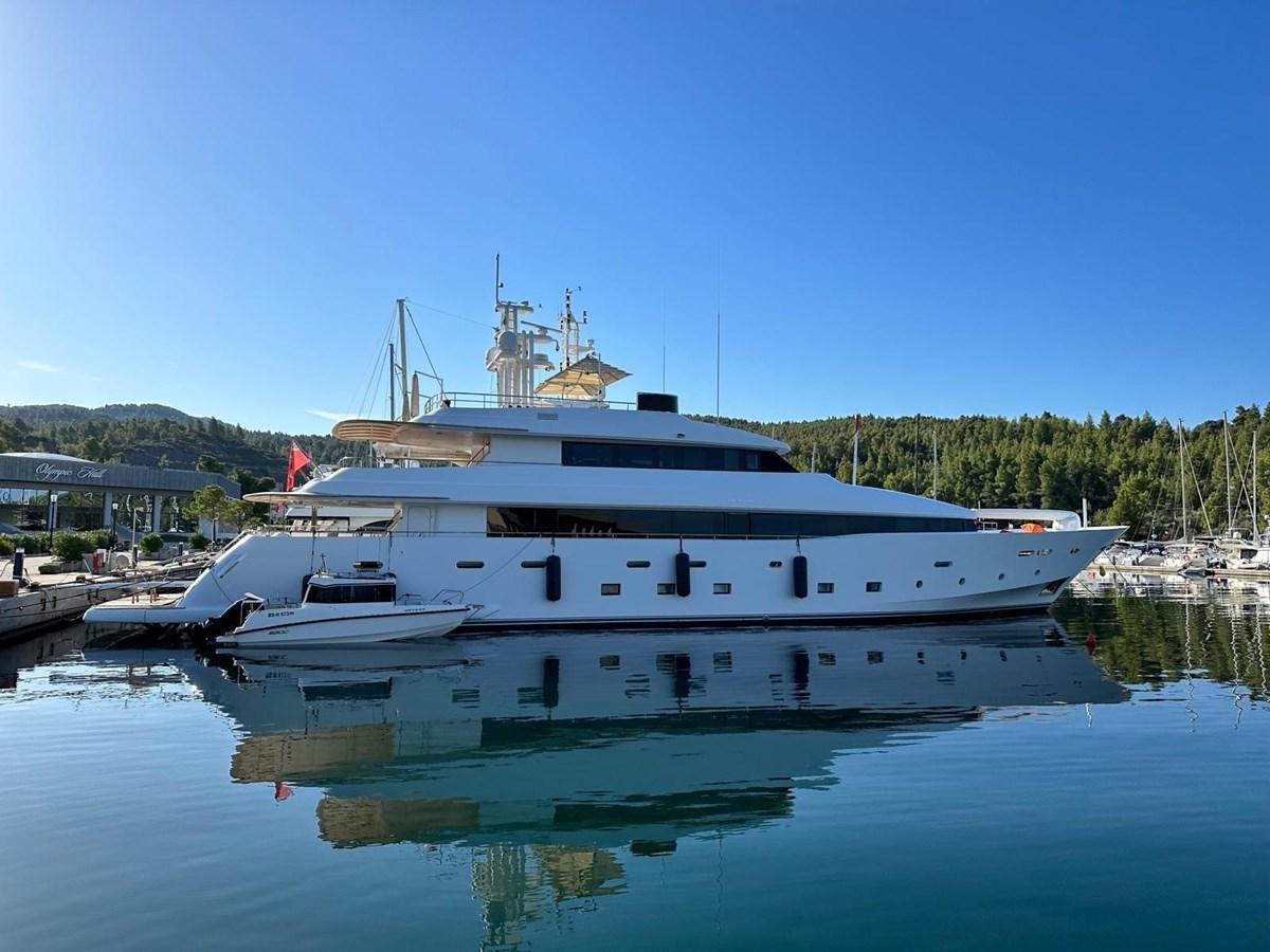 a boat on the water aboard DELETE MR MOUSE Yacht for Sale