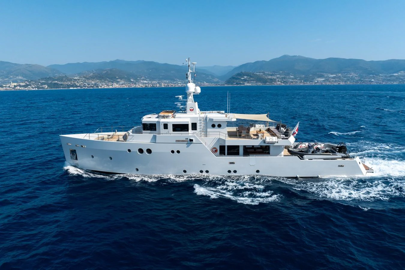 a boat on the water aboard PREFERENCE 19 Yacht for Sale