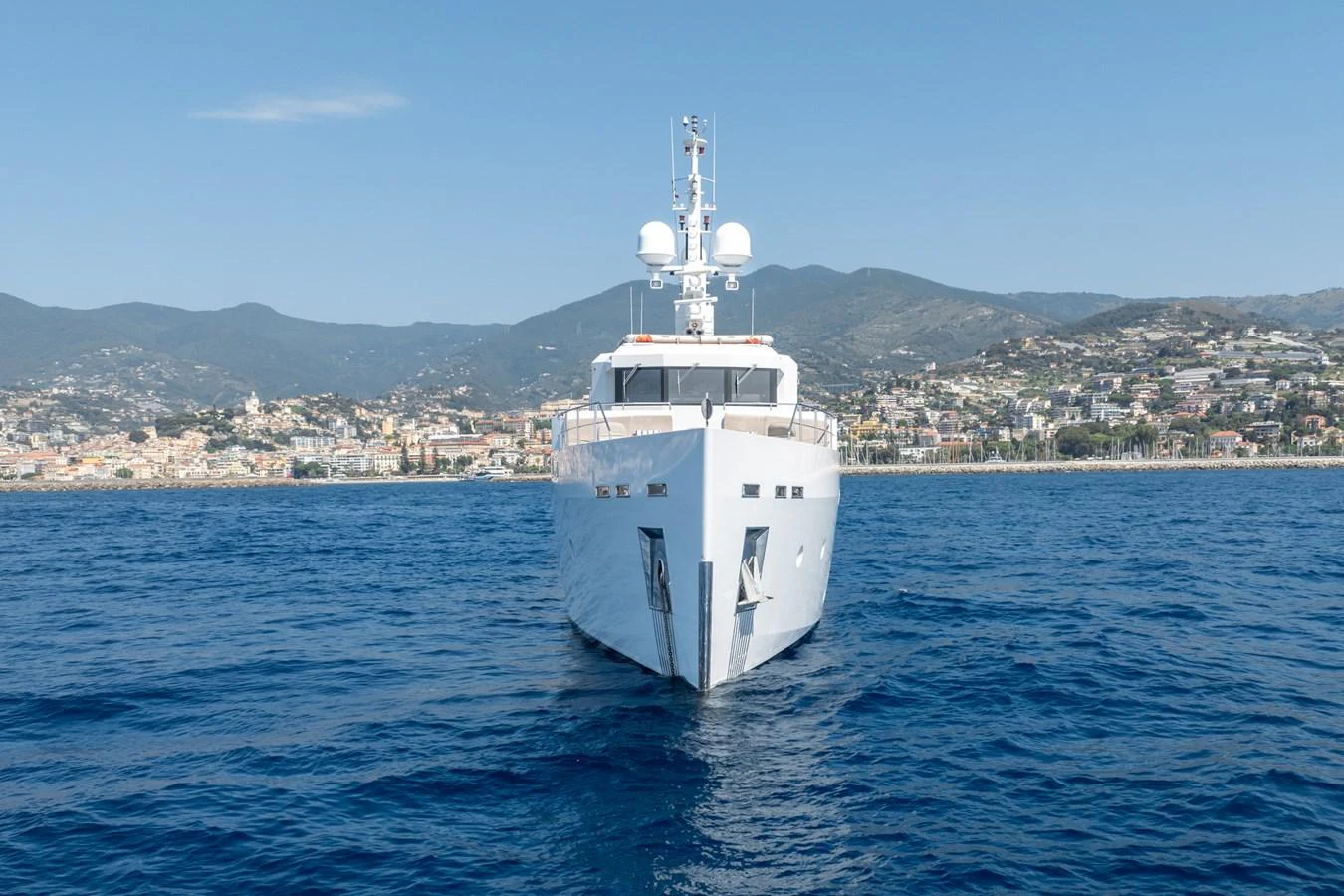 a boat in the water aboard PREFERENCE 19 Yacht for Sale