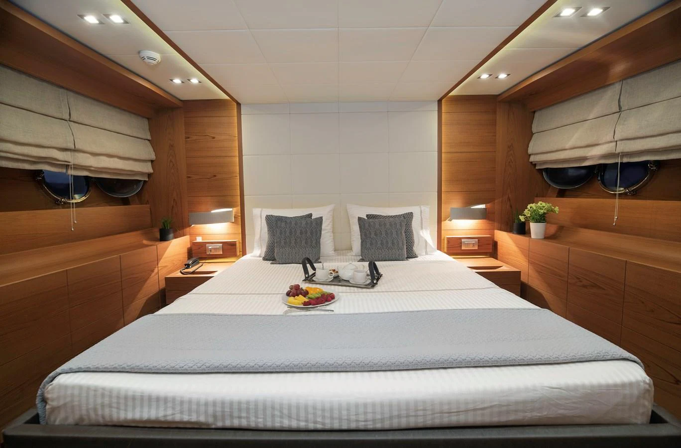 a hotel room with a bed aboard EL PECADO Yacht for Sale