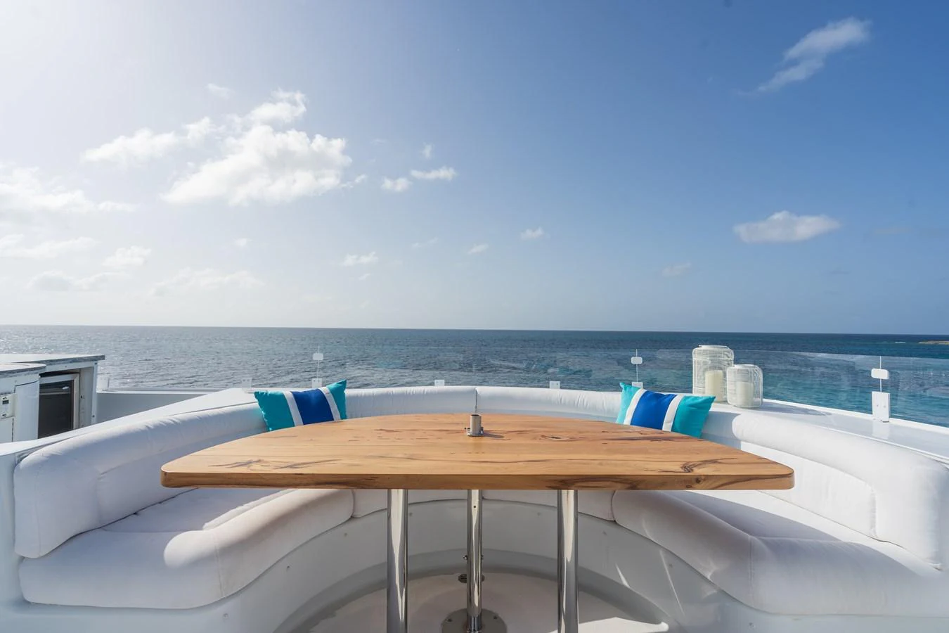 a table on a boat aboard CUPCAKE Yacht for Sale