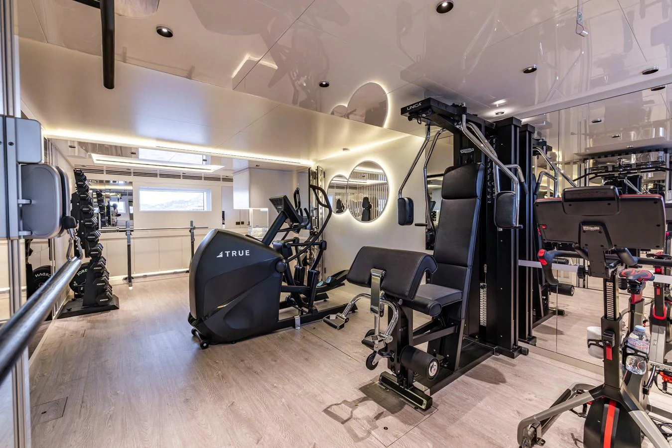 a gym with exercise equipment aboard FELICITA Yacht for Sale