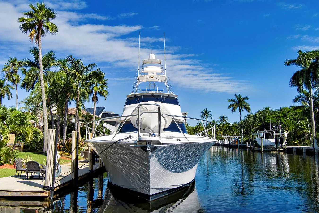 a boat docked at a pier aboard VKY74038A808 Yacht for Sale