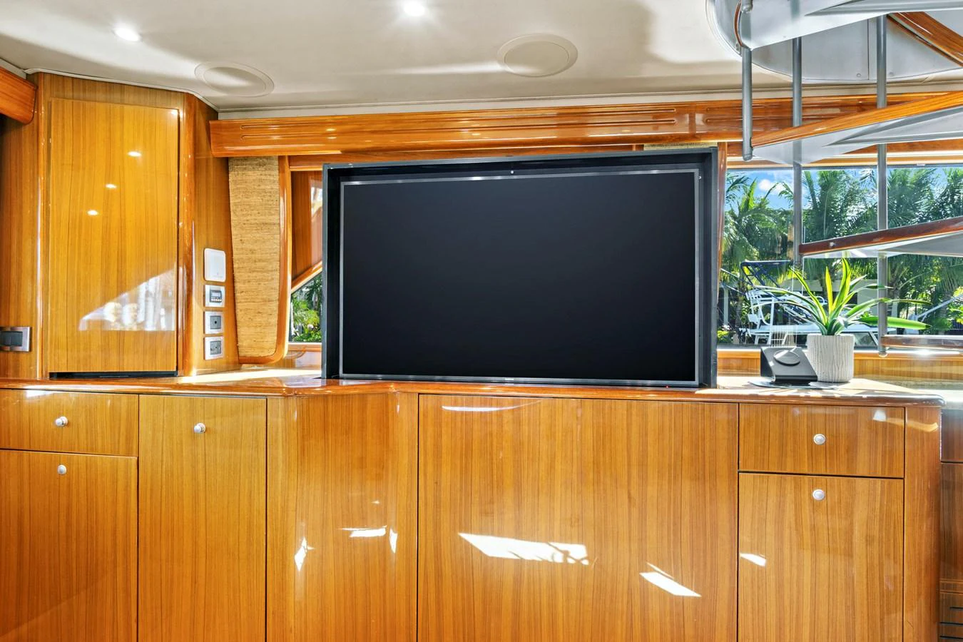 a tv on a cabinet aboard VKY74038A808 Yacht for Sale
