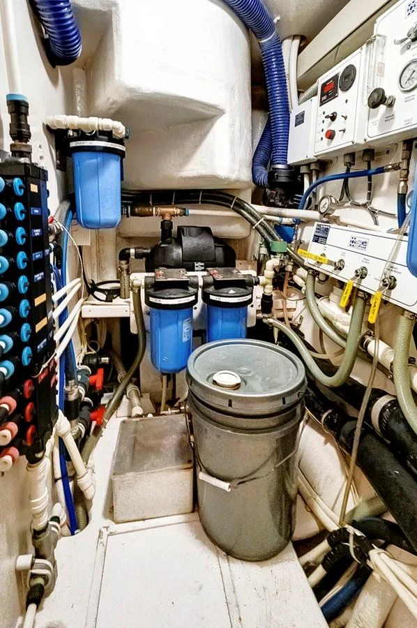 a room with machinery aboard VKY74038A808 Yacht for Sale