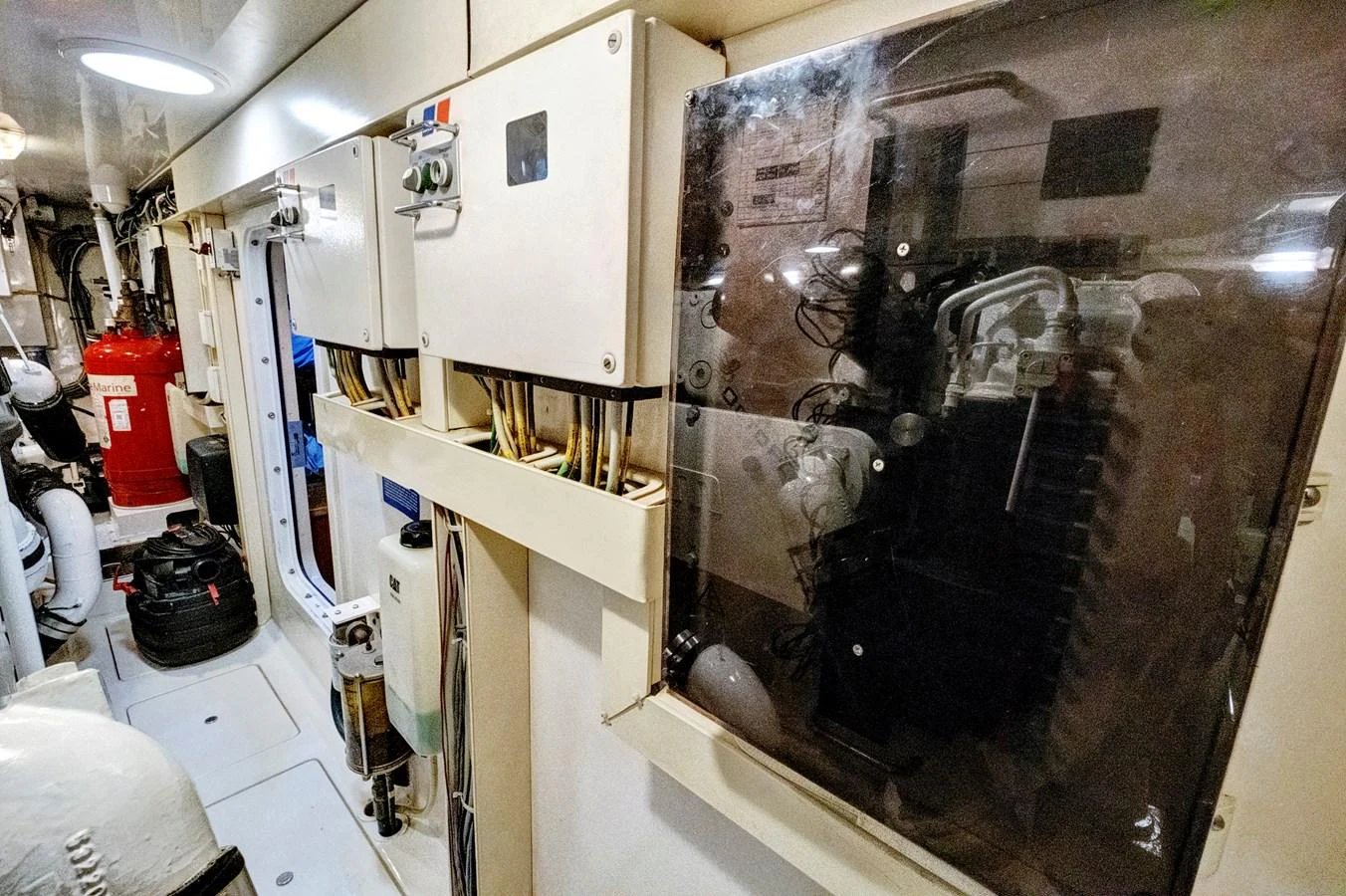 a large room with machinery aboard VKY74038A808 Yacht for Sale