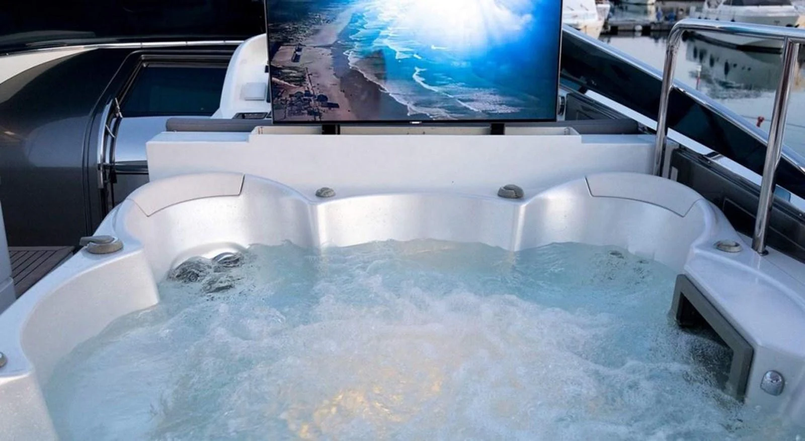 a white bathtub with a blue sky aboard ALBATOR 2 Yacht for Sale