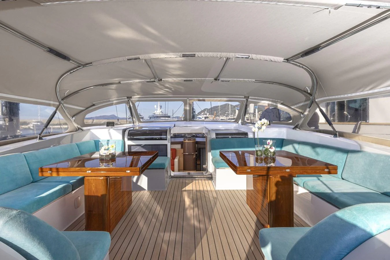 inside of a boat aboard CAPRICORNO Yacht for Sale