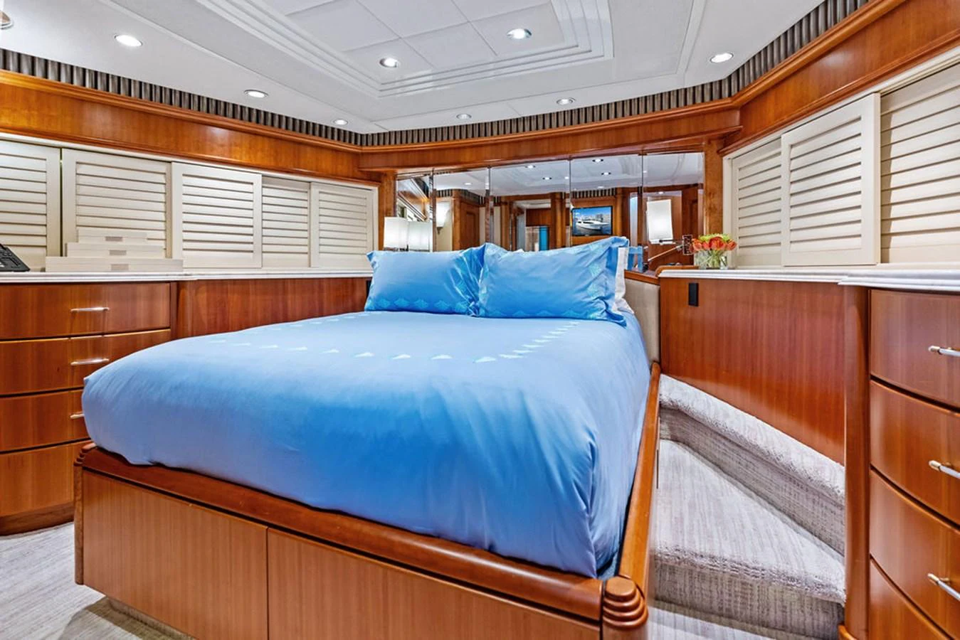 a room with a bed and a desk aboard PICOSA LADY Yacht for Sale