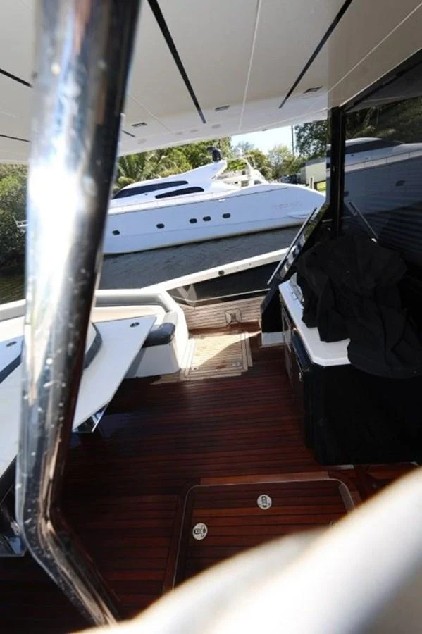 inside of a vehicle aboard GLN65001J819 Yacht for Sale