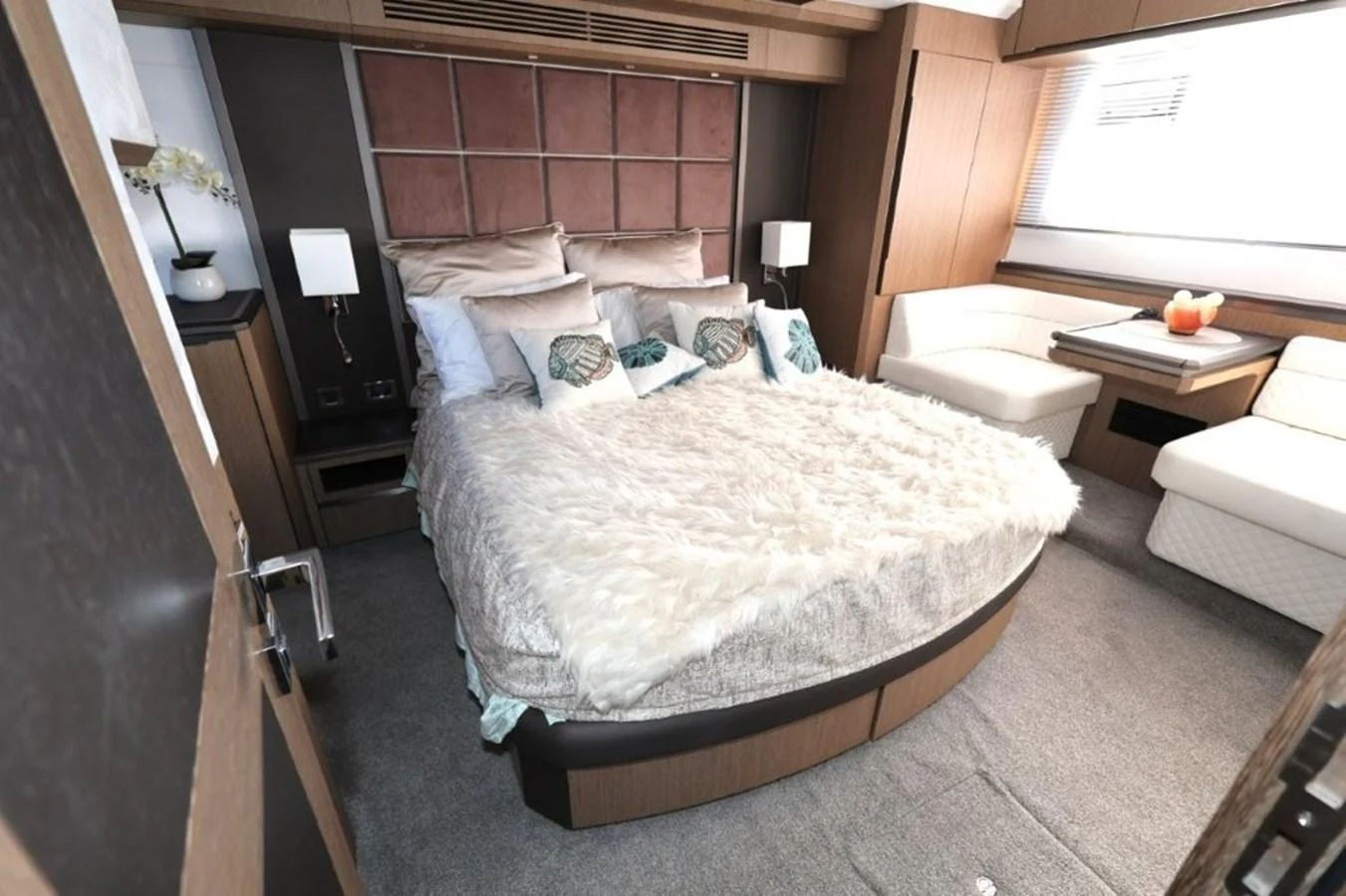 a bedroom with a bed and a desk aboard GLN65001J819 Yacht for Sale