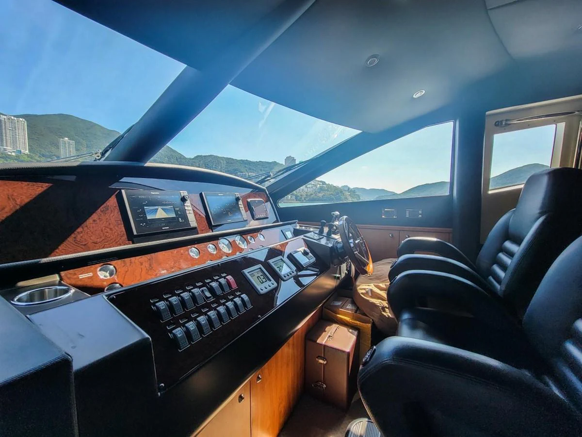 inside of a car aboard 2008 SUNSEEKER 90  @ ACAPULCO Yacht for Sale