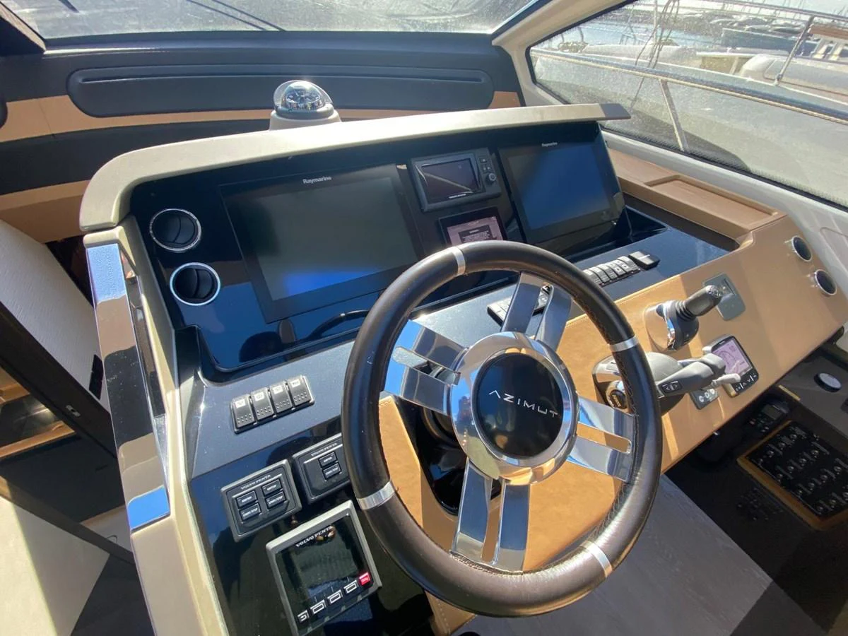 inside of a car aboard 10009846 Yacht for Sale