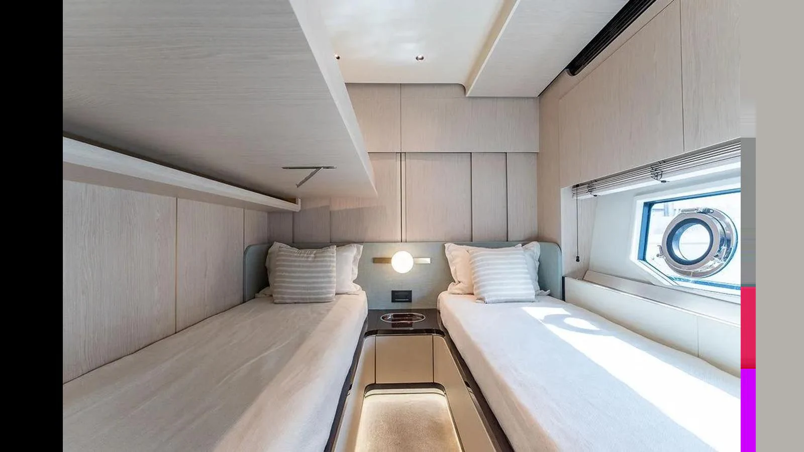 The guest cabin features twin beds with a modern and minimalist design. aboard 2022 AZIMUT GRANDE 25 METRI Yacht for Sale