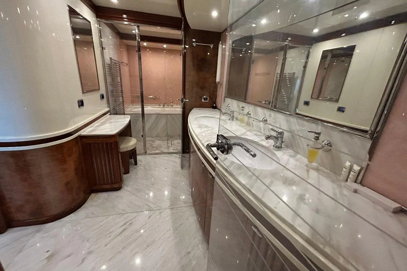 a bathroom with a large tub aboard SUNSHINE Yacht for Sale