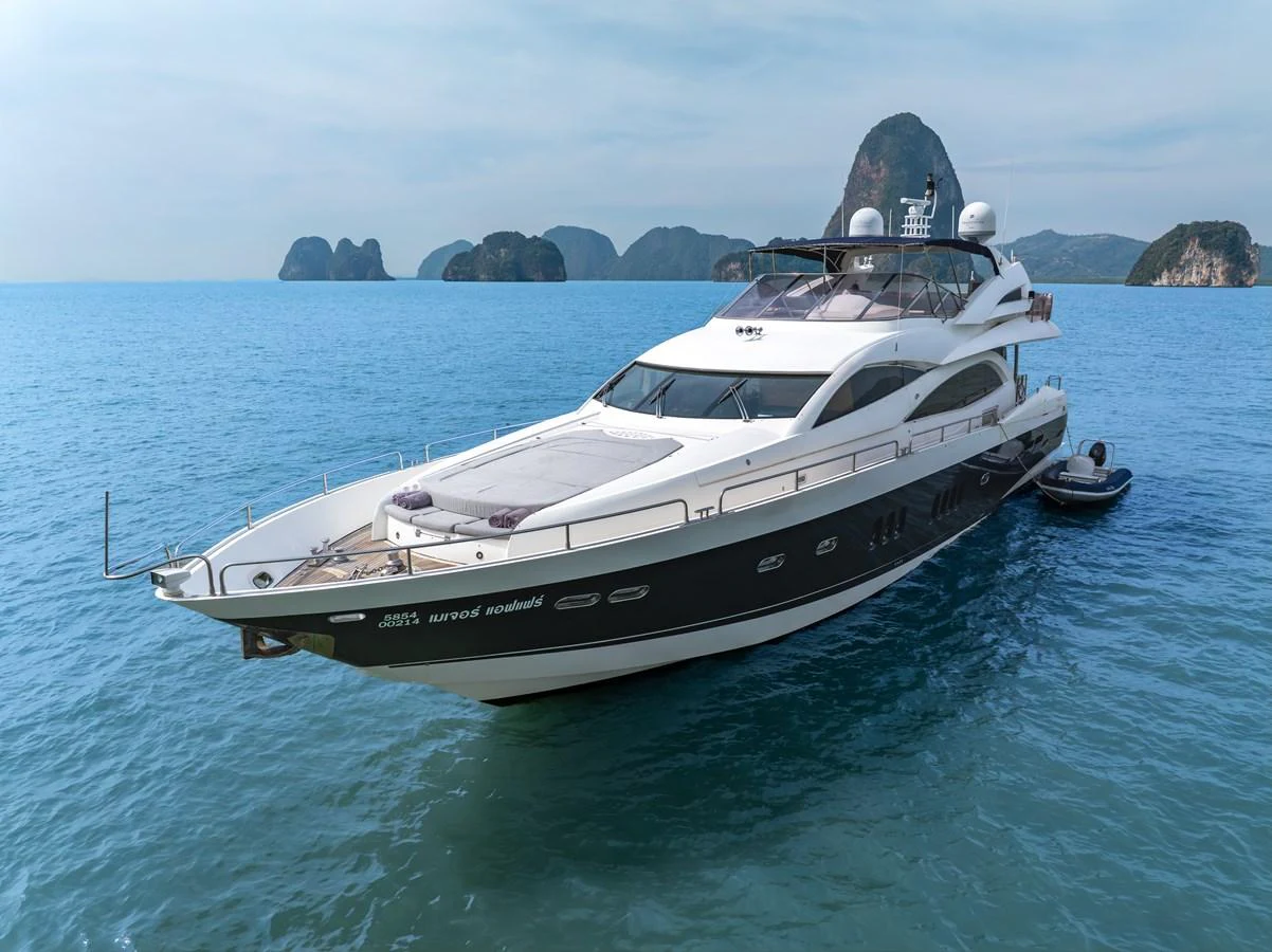 a boat in the water aboard MAJOR AFFAIR Yacht for Sale