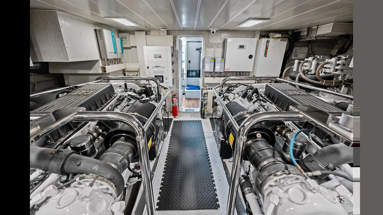 a large room with machinery aboard KNOT WOKE Yacht for Sale