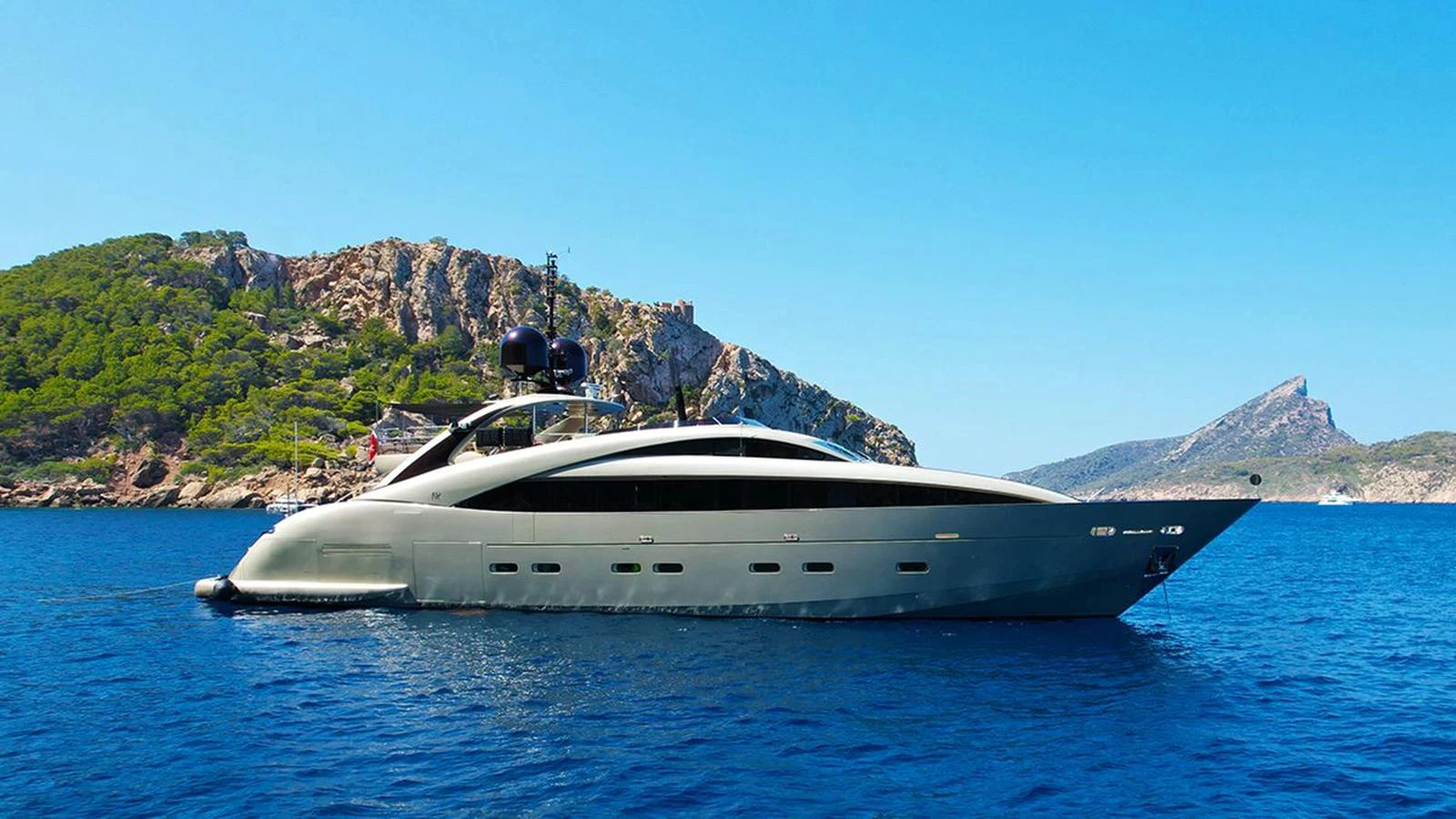 YCM 120 Yacht for Sale